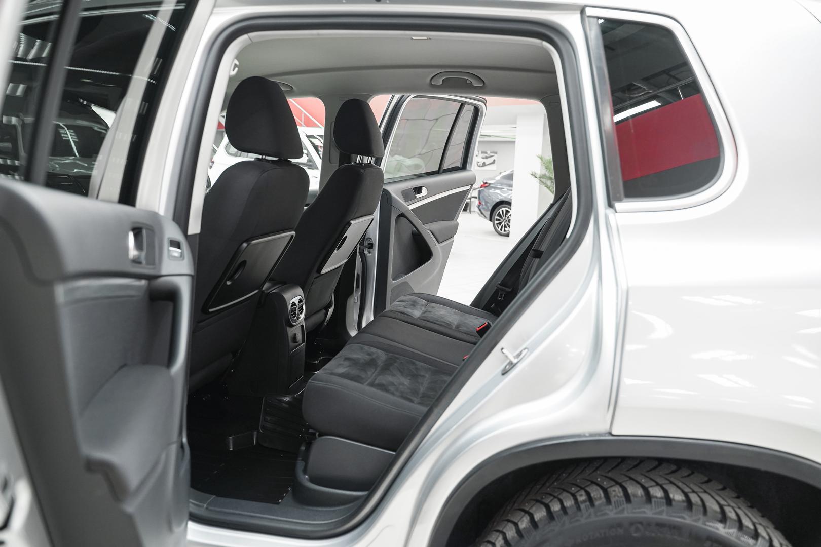 Volkswagen Tiguan 2012, серебряный, ДЦ Орехово