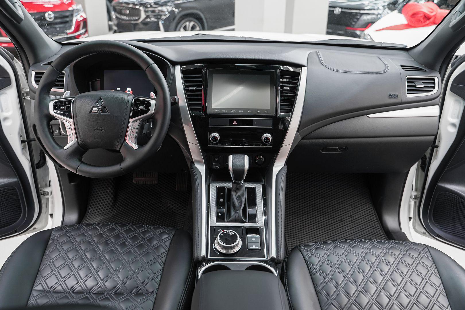 Mitsubishi Montero Sport 2022, белый, ДЦ Орехово