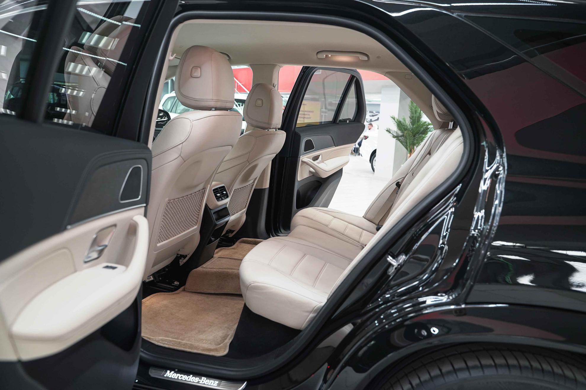 Mercedes-Benz GLE 2021, черный, ДЦ Орехово