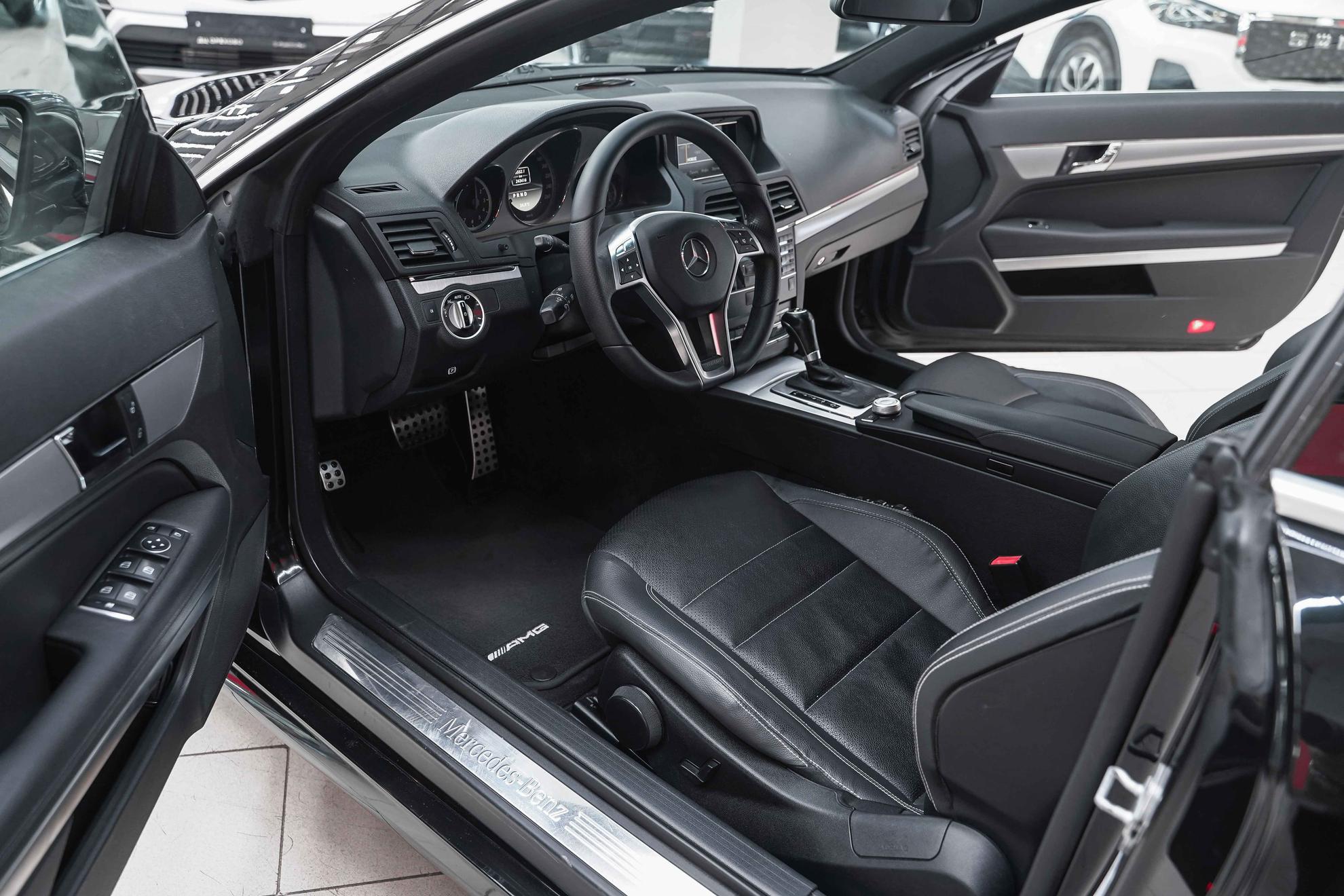 Mercedes-Benz E-Класс 2012, черный, ДЦ Орехово