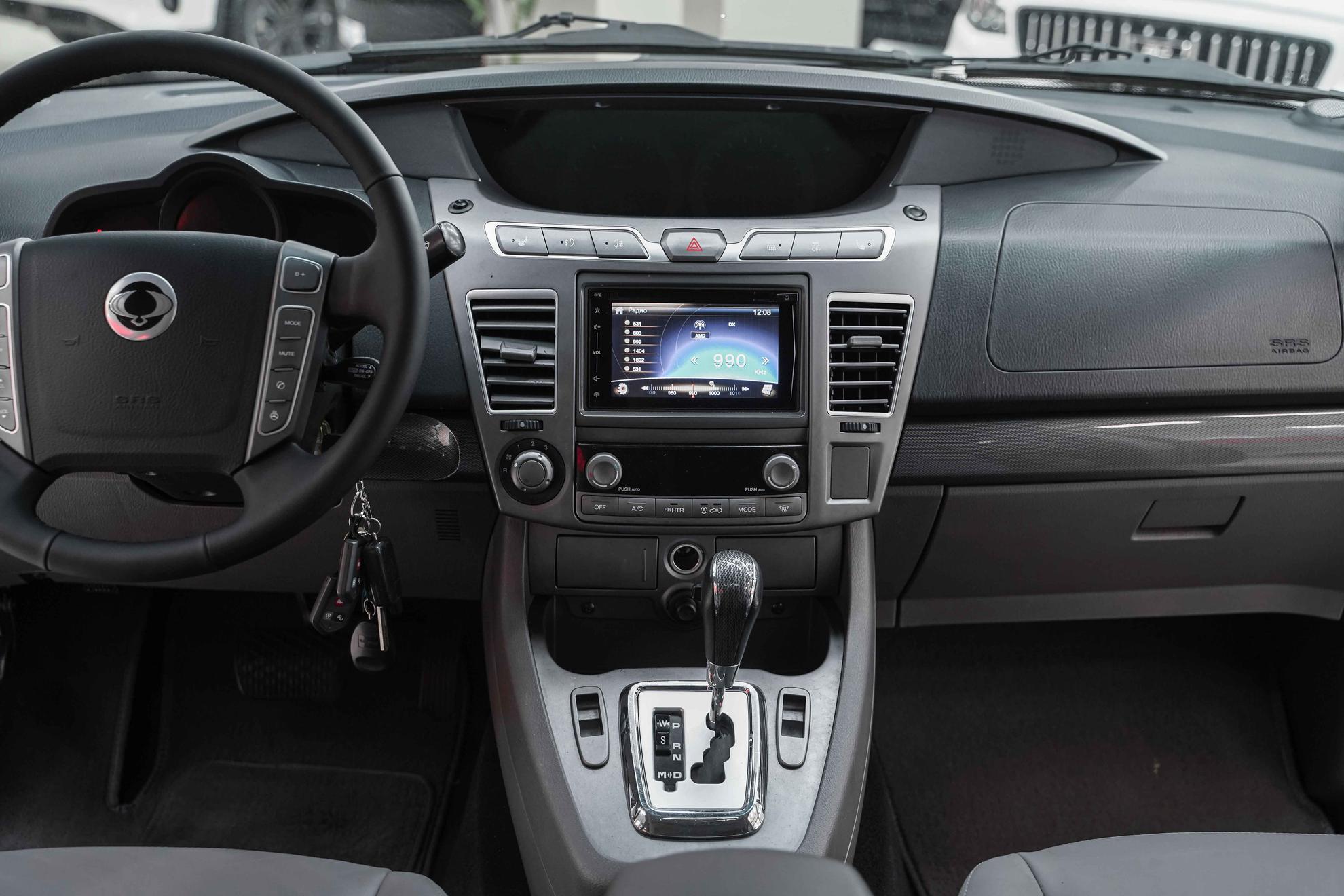 SsangYong Stavic 2014, серый, ДЦ Орехово