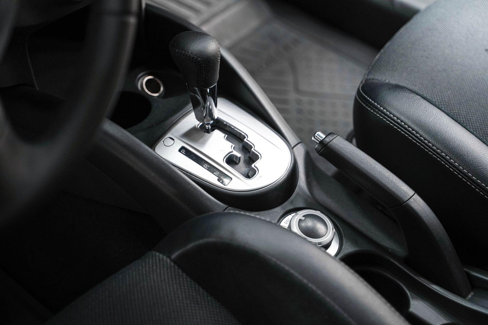 Citroen C-Crosser 2012, белый, ДЦ Орехово