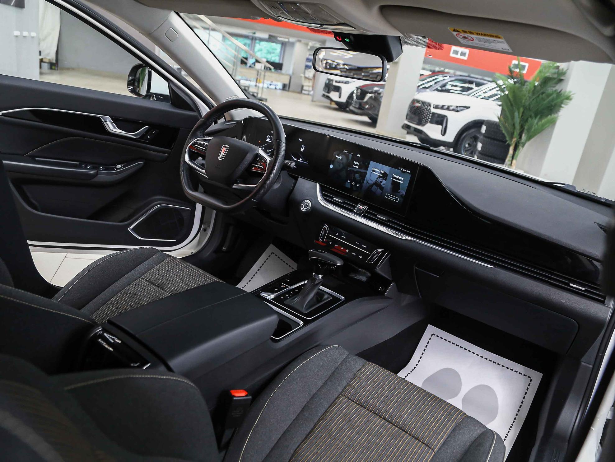 FAW Bestune B70 2023, белый, ДЦ Орехово