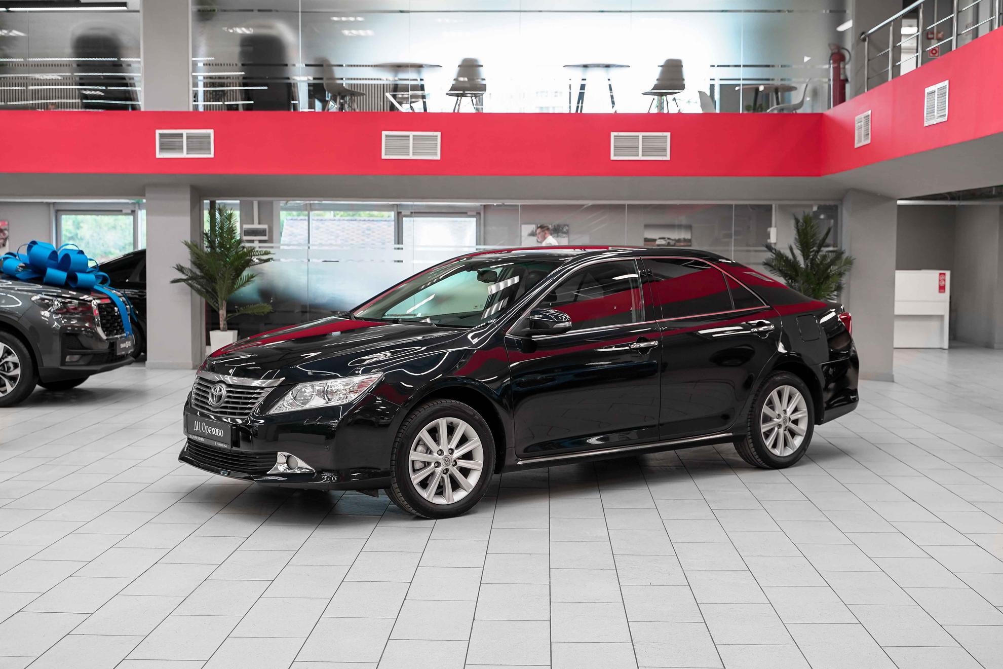 Toyota Camry 2013, черный, ДЦ Орехово