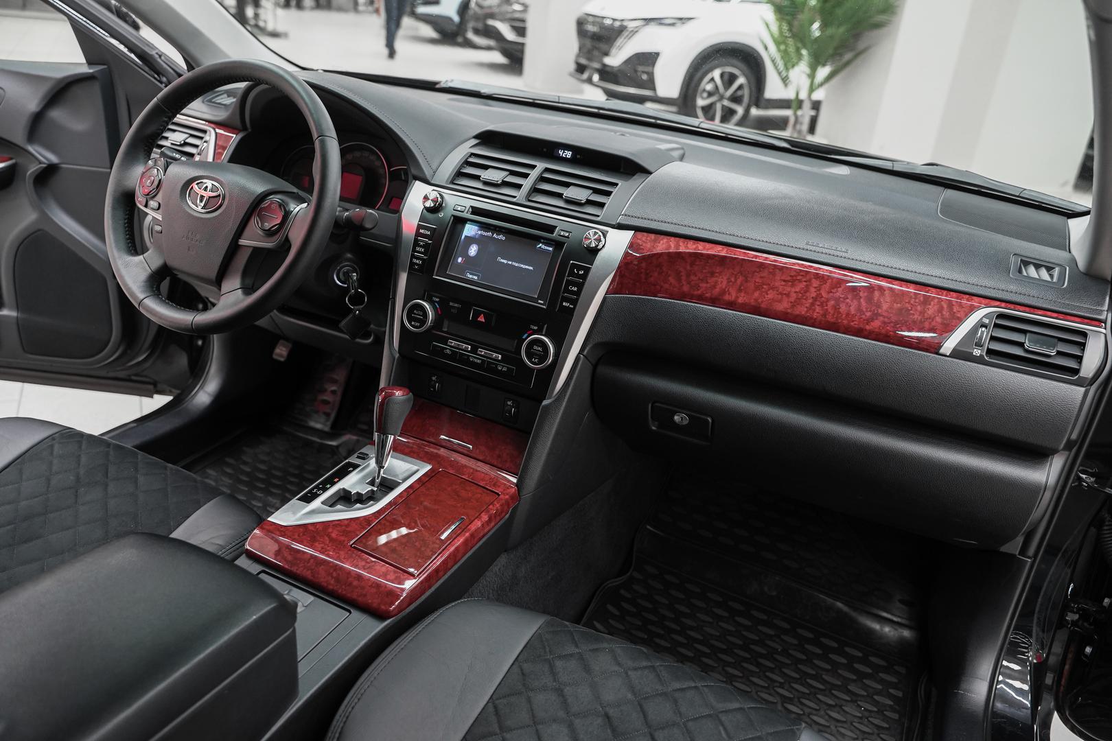 Toyota Camry 2013, черный, ДЦ Орехово