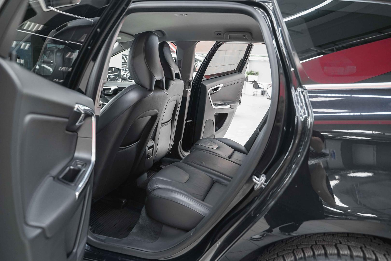 Volvo XC60 2013, черный, ДЦ Орехово