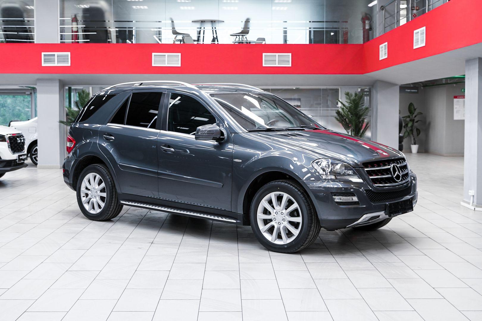 Mercedes-Benz M-Класс 2011, серый, ДЦ Орехово