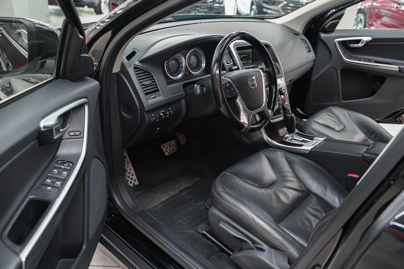 Volvo XC60 2012, черный, ДЦ Орехово