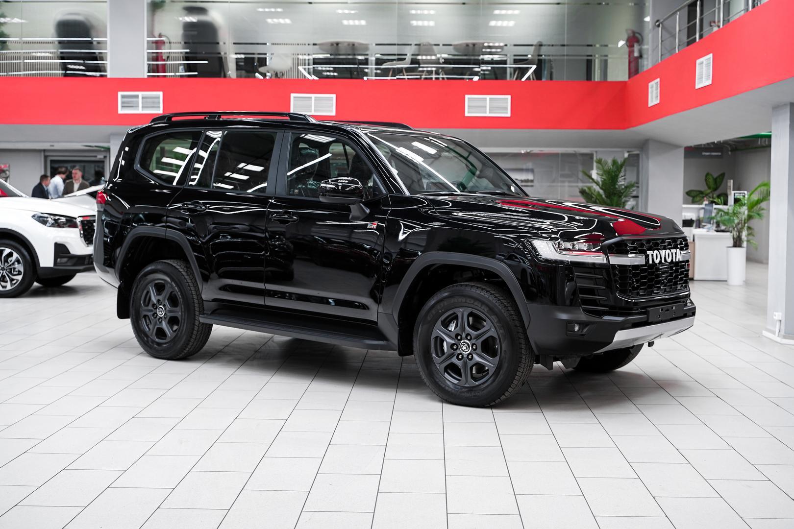 Toyota Land Cruiser 2025, черный, ДЦ Орехово