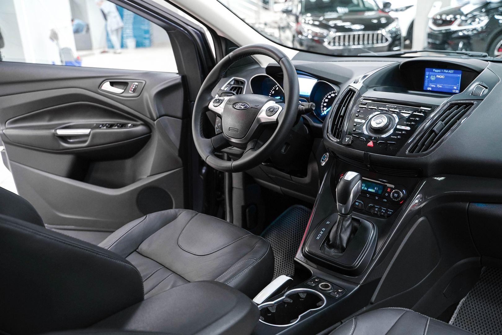 Ford Kuga 2013, серый, ДЦ Орехово