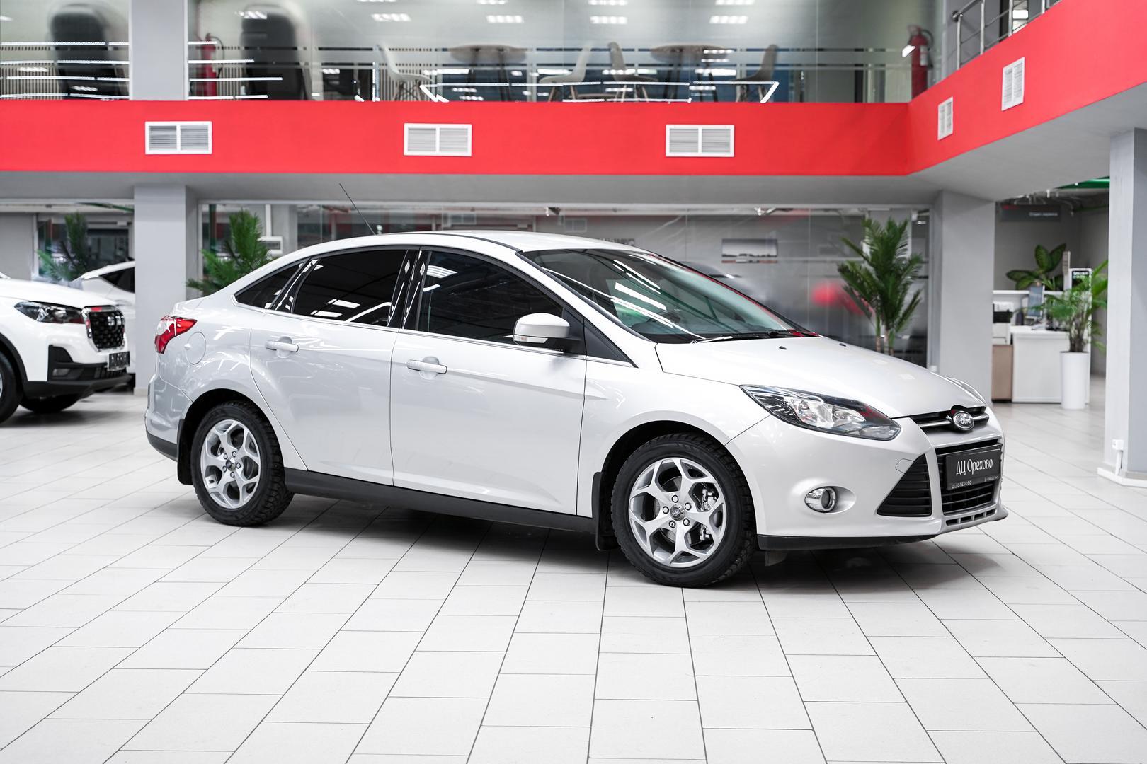 Ford Focus 2012, серый, ДЦ Орехово