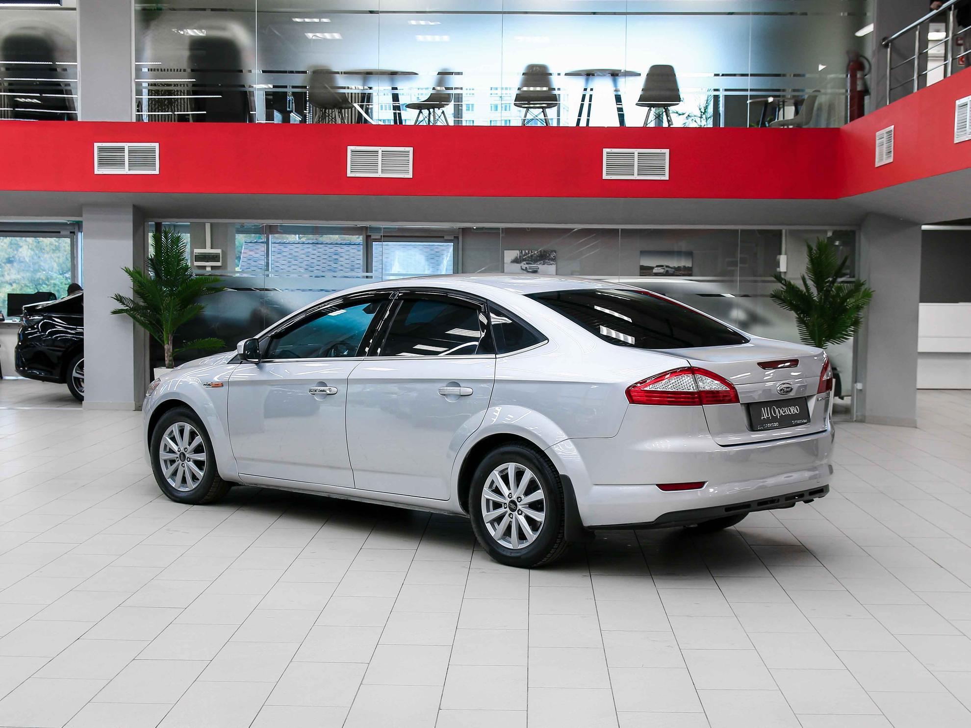 Ford Mondeo 2010, серебряный, ДЦ Орехово