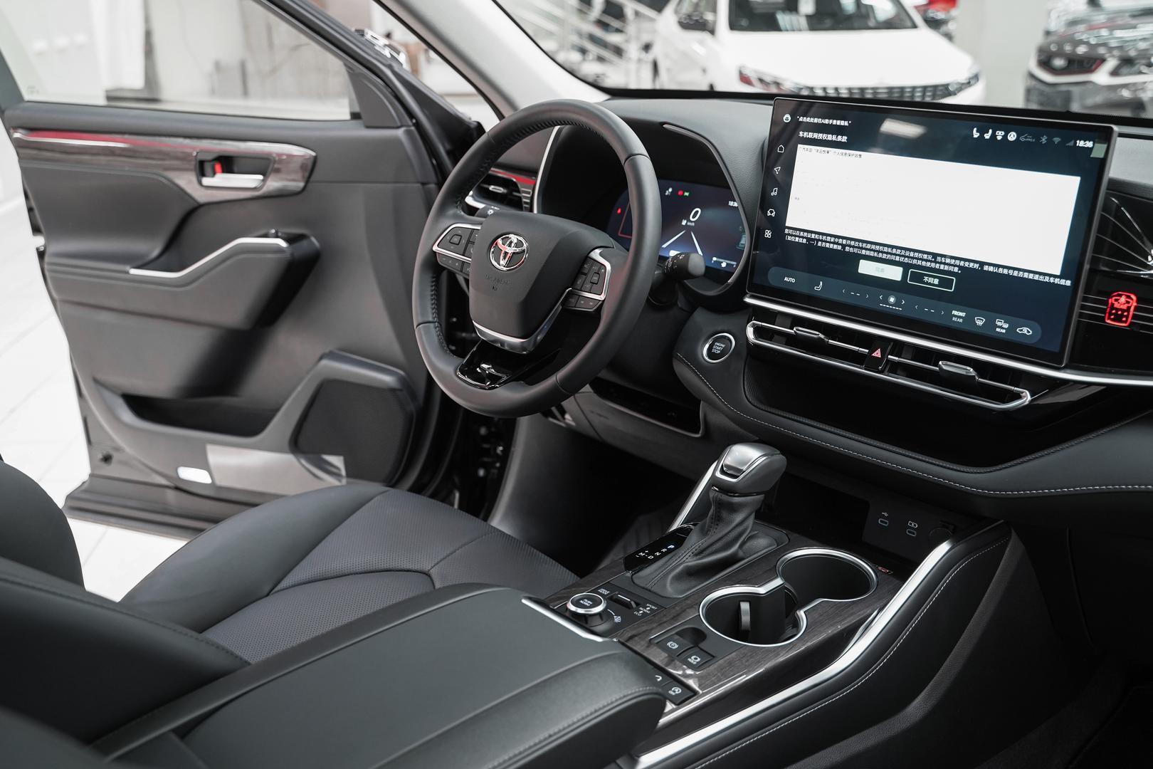 Toyota Highlander 2025, черный, ДЦ Орехово