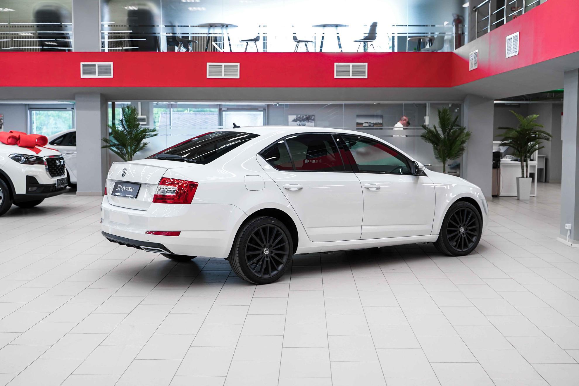 Skoda Octavia 2014, белый, ДЦ Орехово