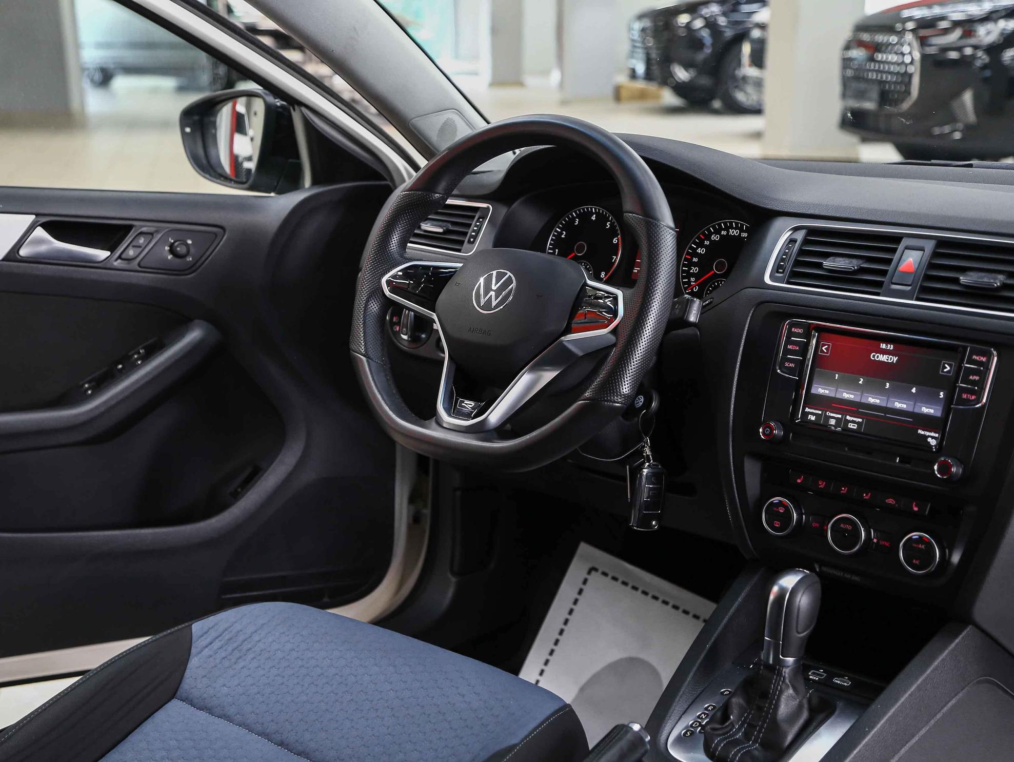 Volkswagen Jetta 2013, белый, ДЦ Орехово