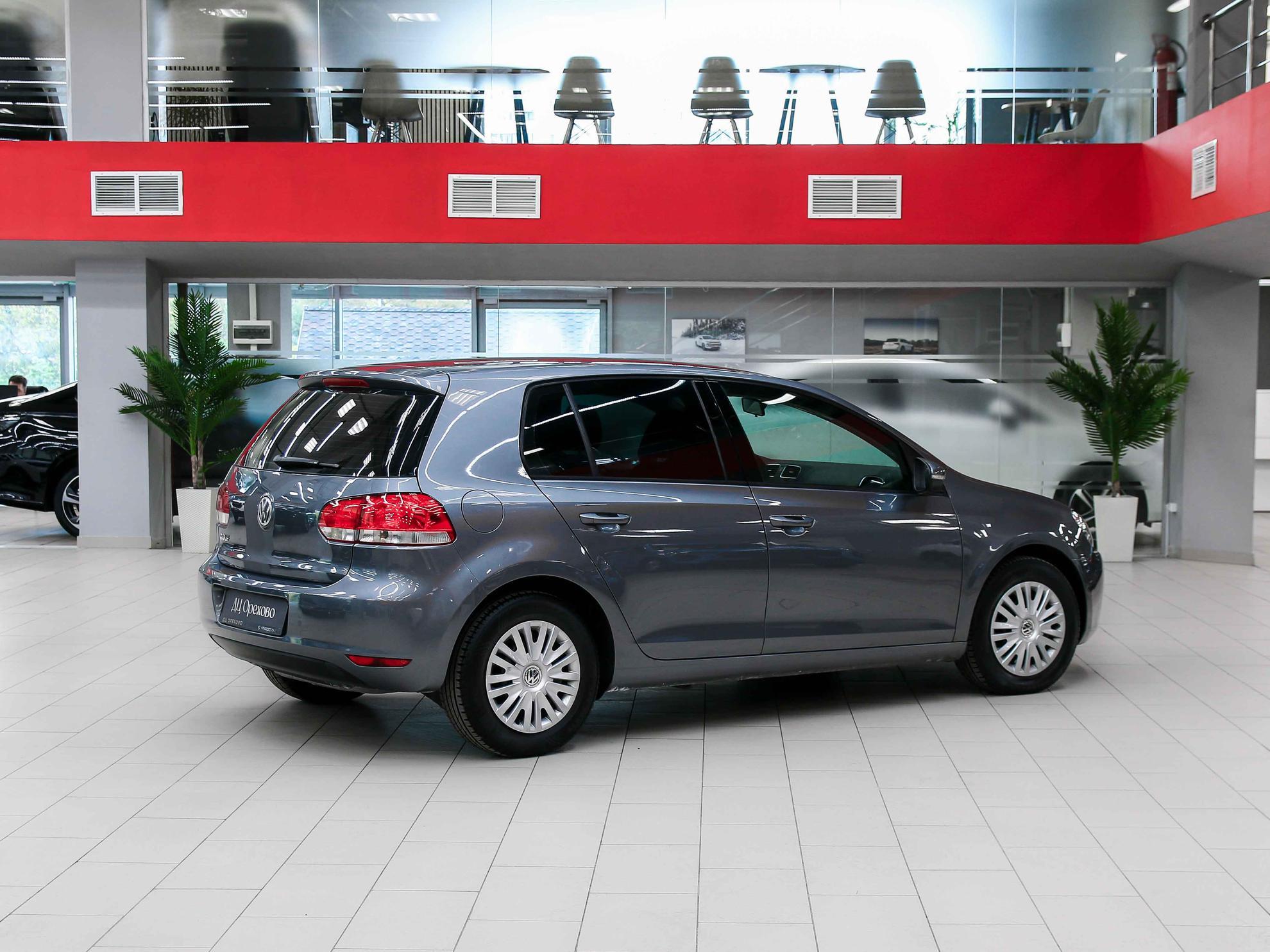 Volkswagen Golf 2011, серый, ДЦ Орехово