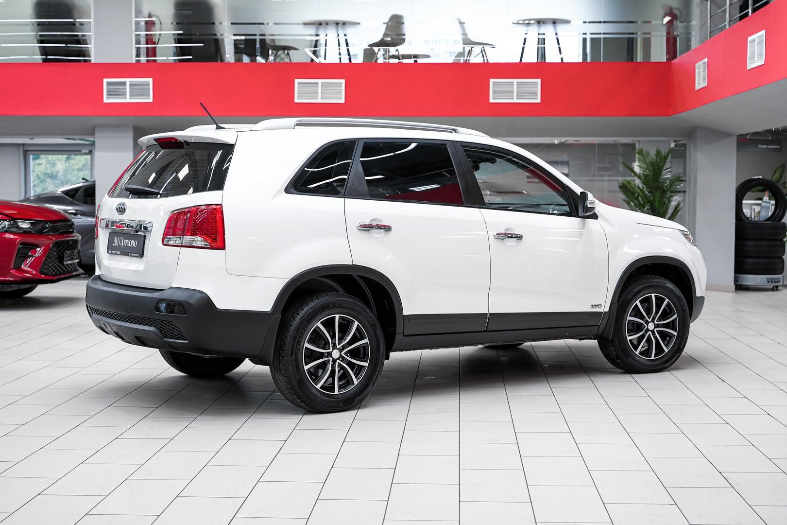 Kia Sorento 2012, белый, ДЦ Орехово