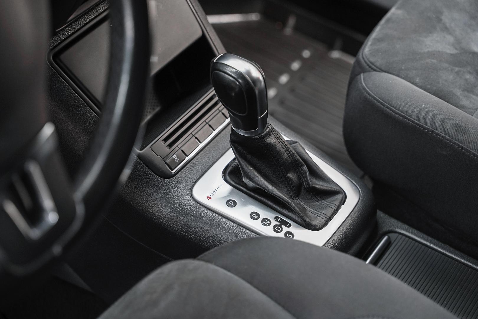 Volkswagen Tiguan 2012, серебряный, ДЦ Орехово