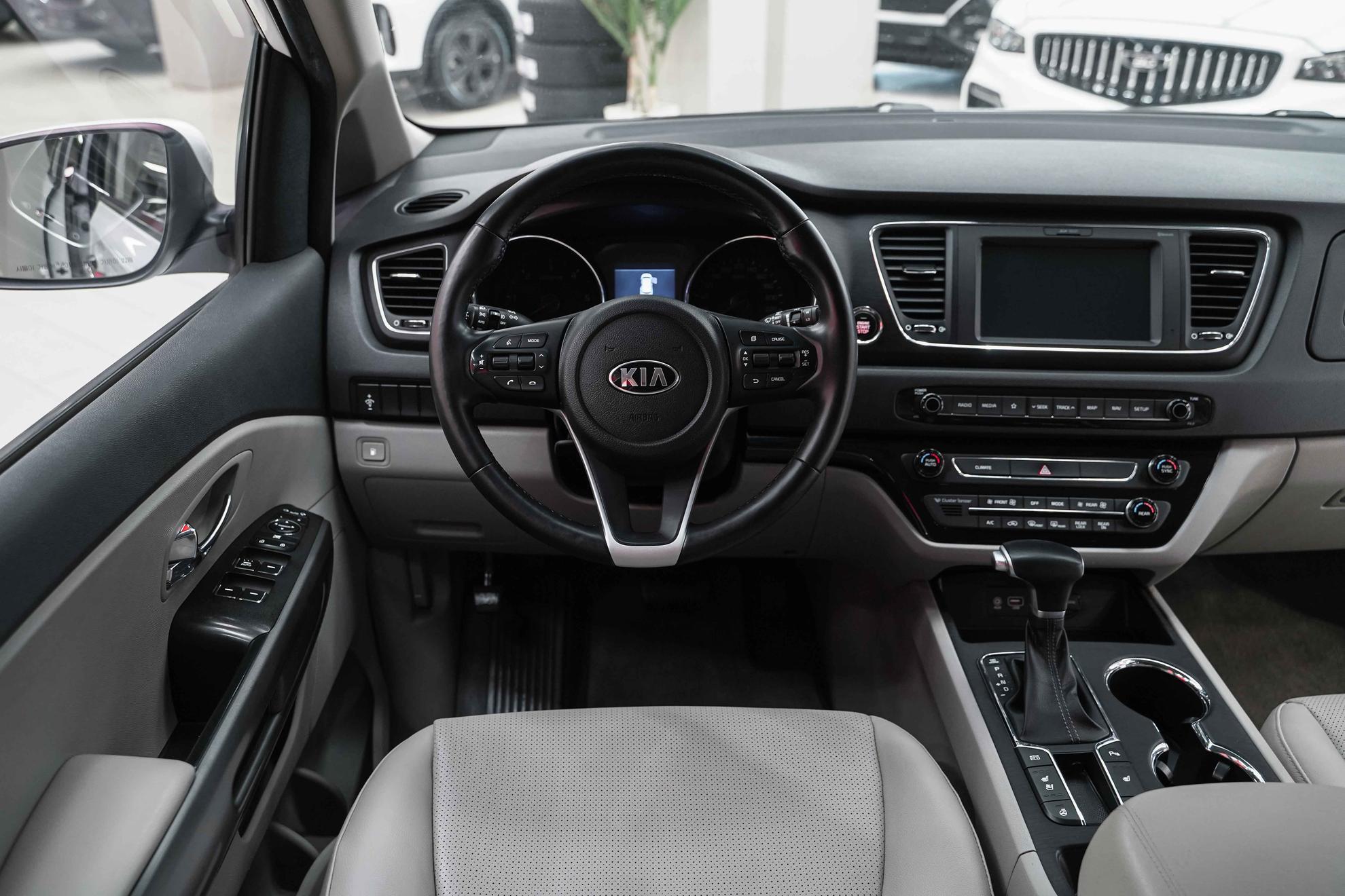 Kia Carnival 2019, белый, ДЦ Орехово