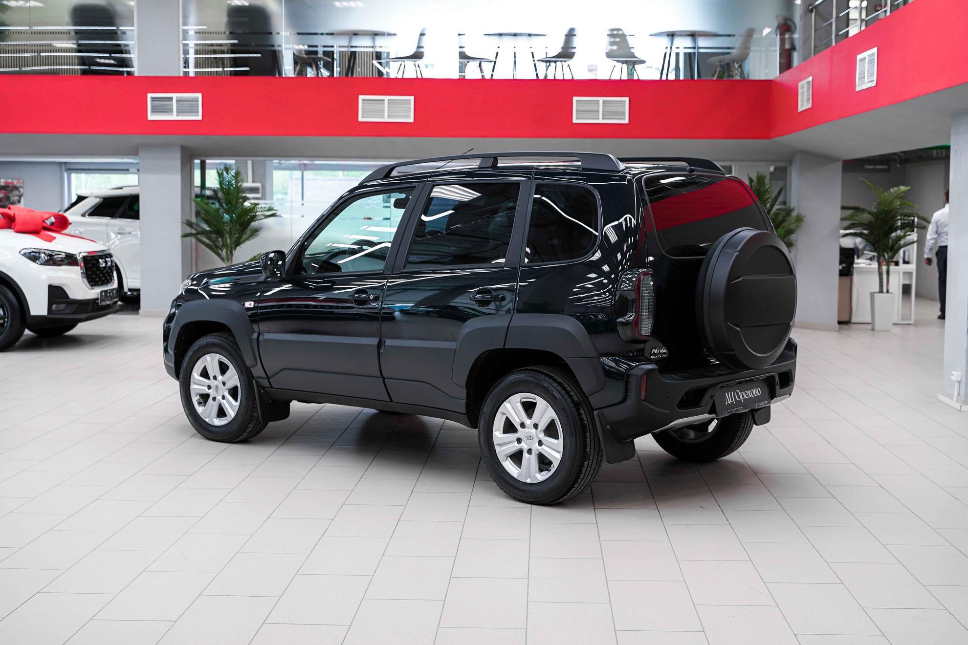LADA (ВАЗ) Niva Travel 2023, зеленый, ДЦ Орехово