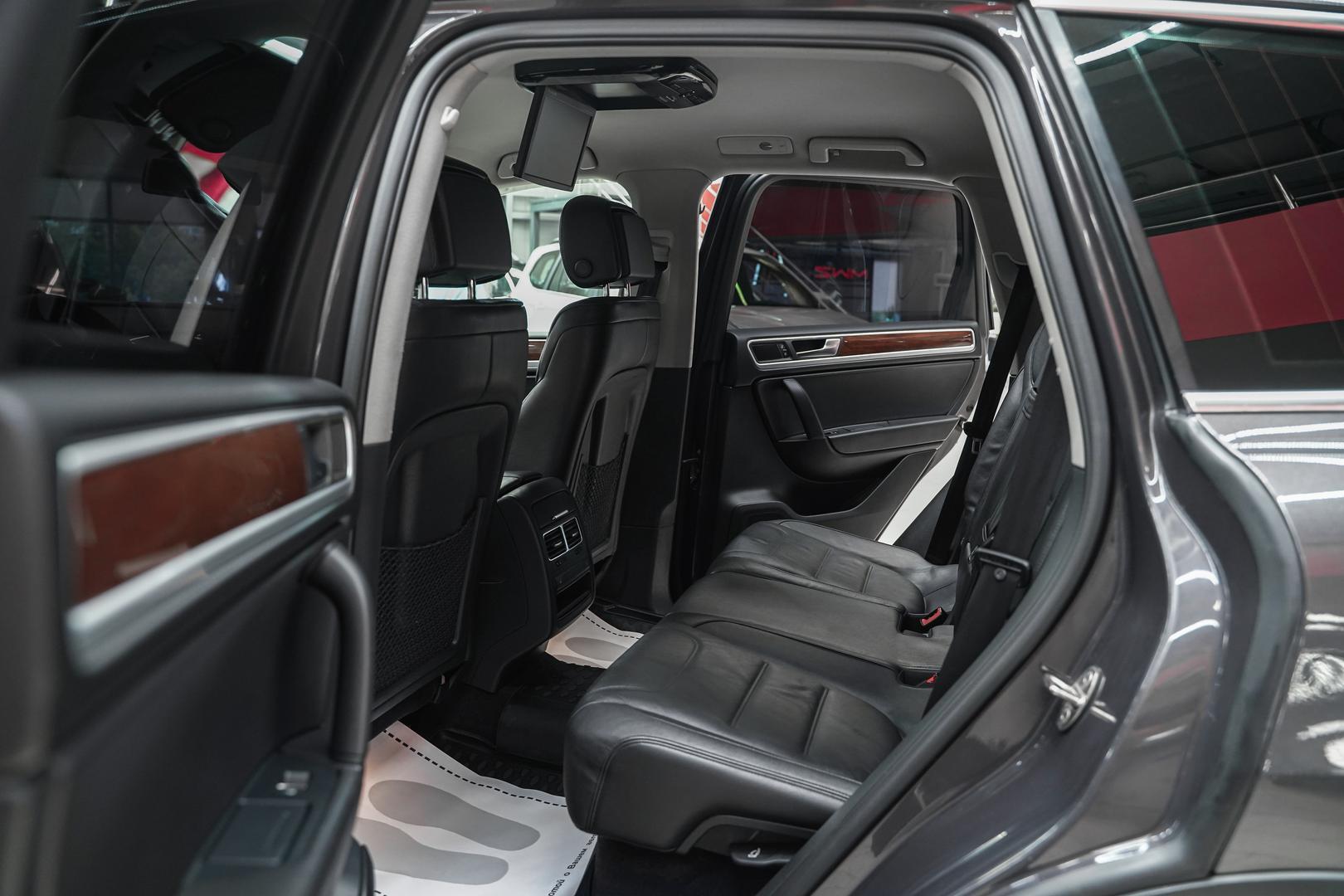 Volkswagen Touareg 2010, черный, ДЦ Орехово