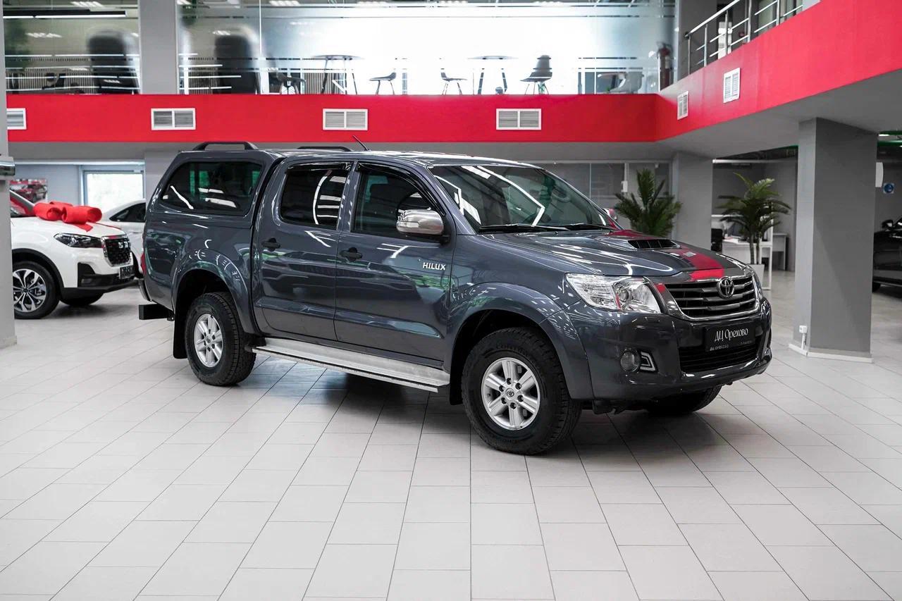 Toyota Hilux 2012, серый, ДЦ Орехово