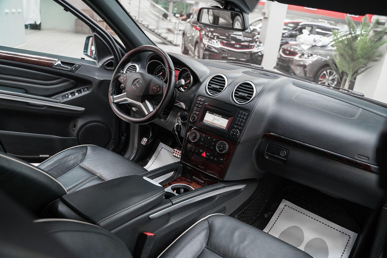 Mercedes-Benz M-Класс 2011, серый, ДЦ Орехово