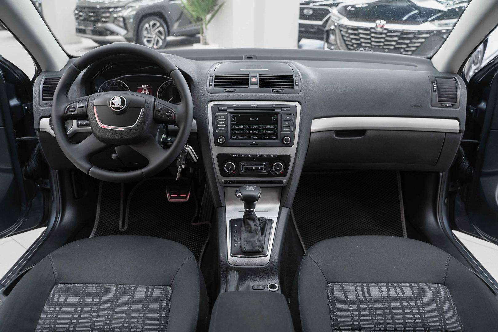 Skoda Octavia 2010, серый, ДЦ Орехово