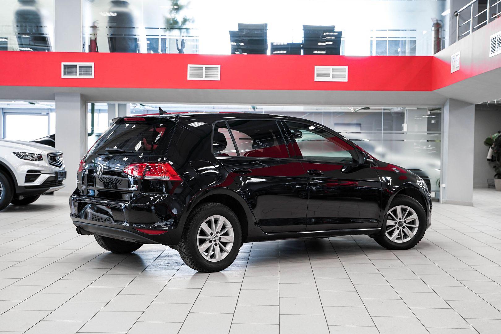 Volkswagen Golf 2013, черный, ДЦ Орехово