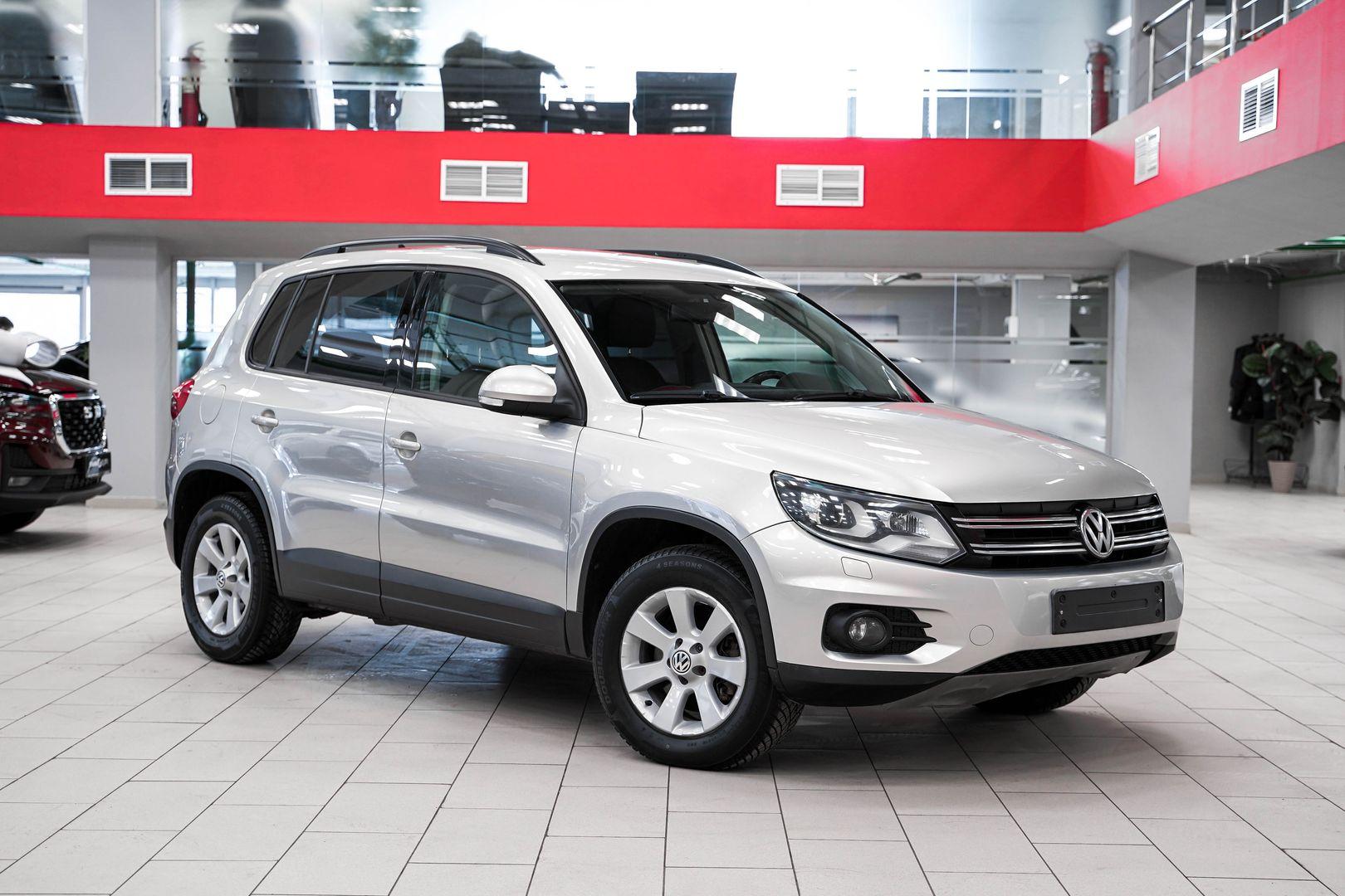 Volkswagen Tiguan 2012, серебряный, ДЦ Орехово