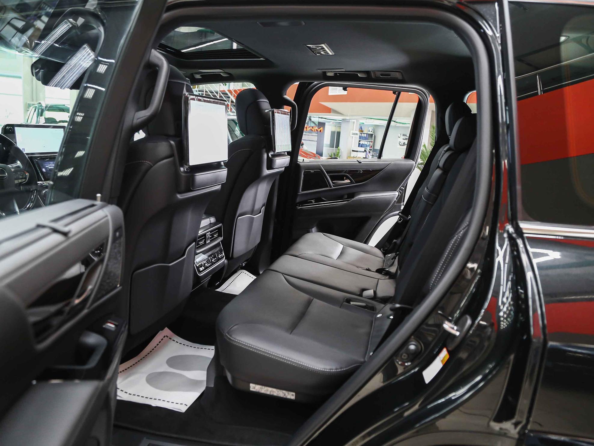 Lexus LX 2026, черный, ДЦ Орехово