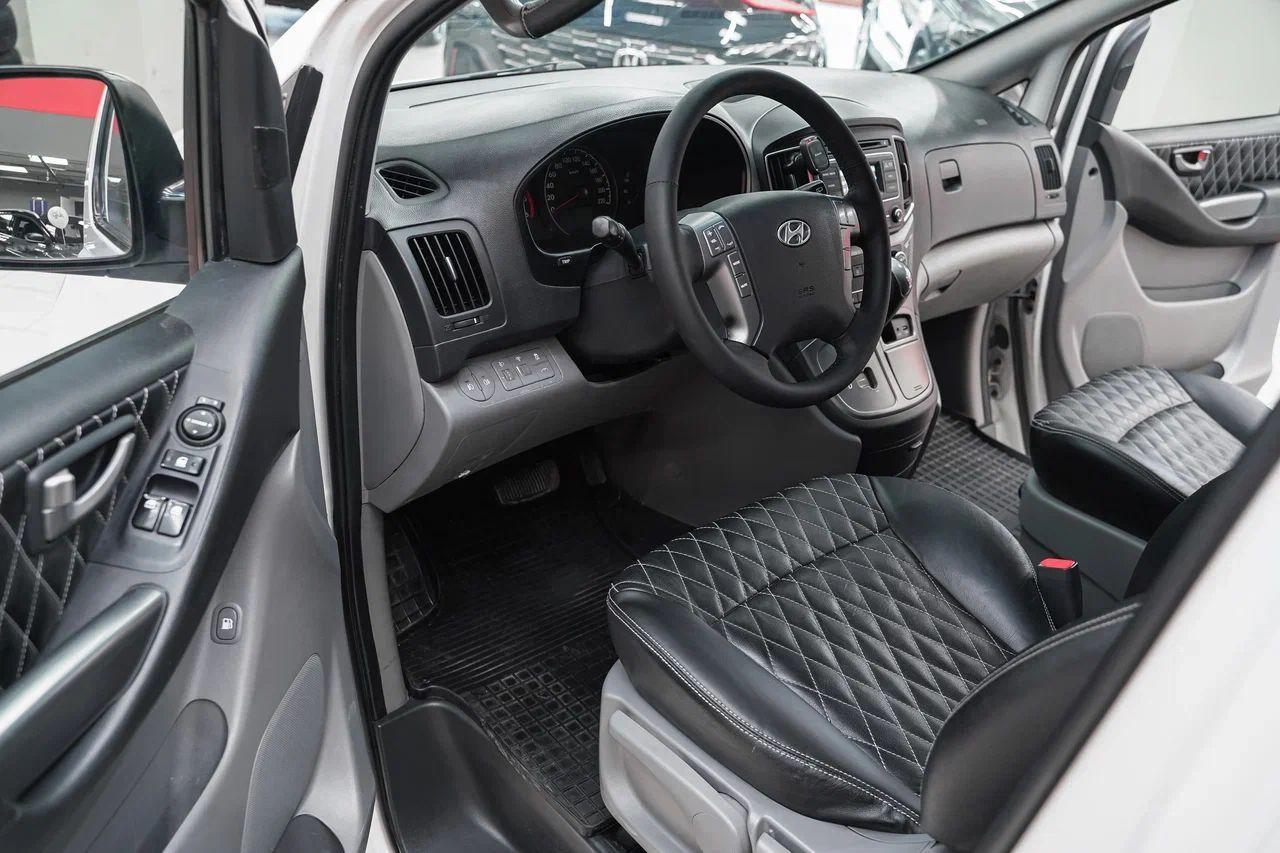 Hyundai H-1 2015, белый, ДЦ Орехово
