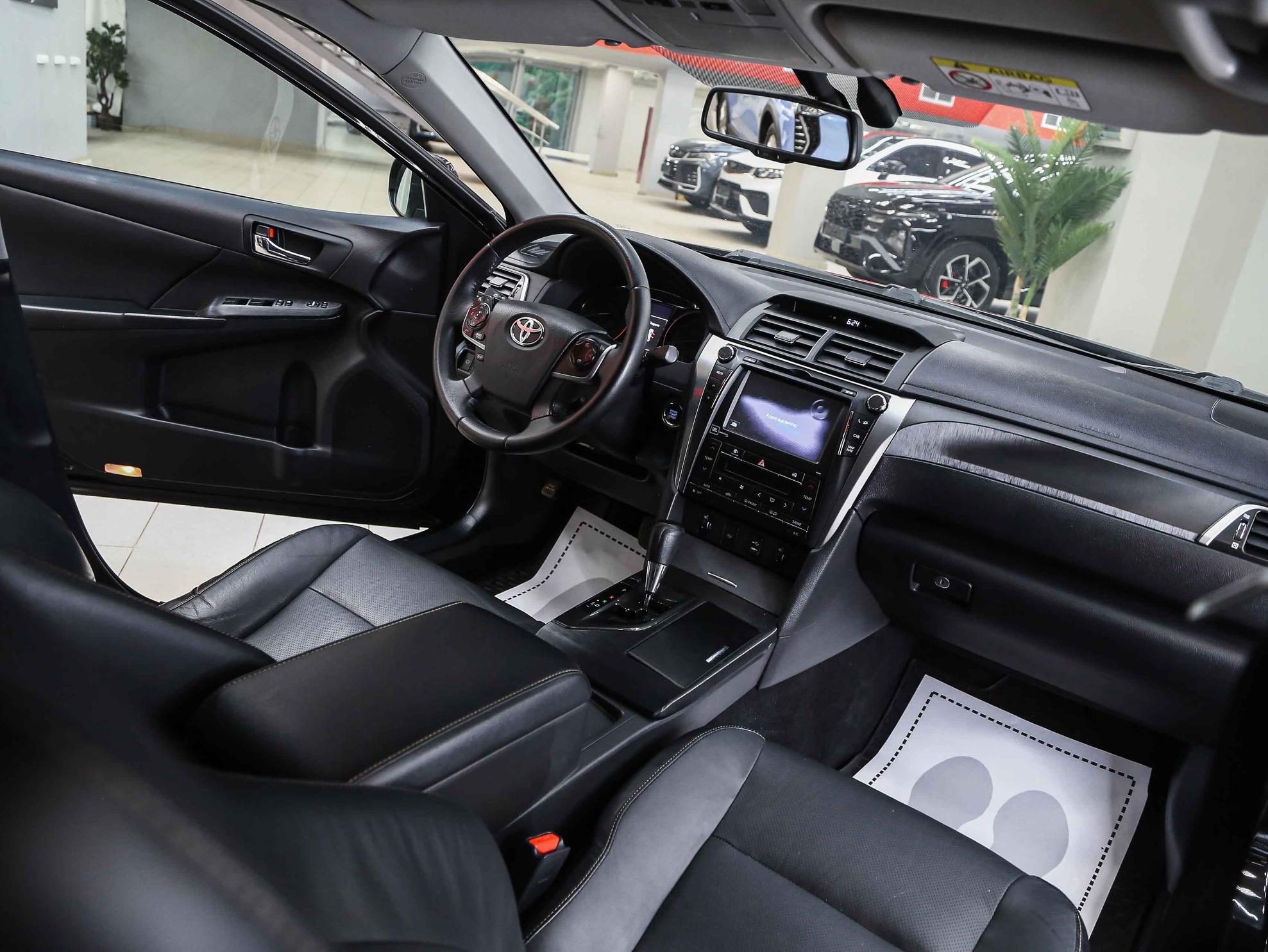 Toyota Camry 2015, черный, ДЦ Орехово