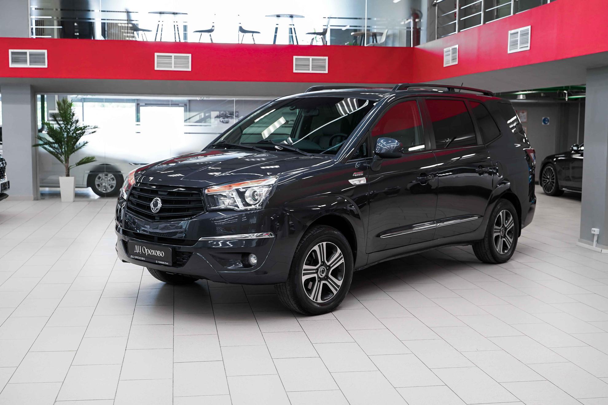 SsangYong Stavic 2014, серый, ДЦ Орехово