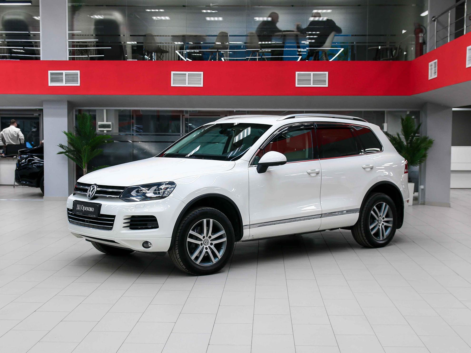 Volkswagen Touareg 2011, белый, ДЦ Орехово