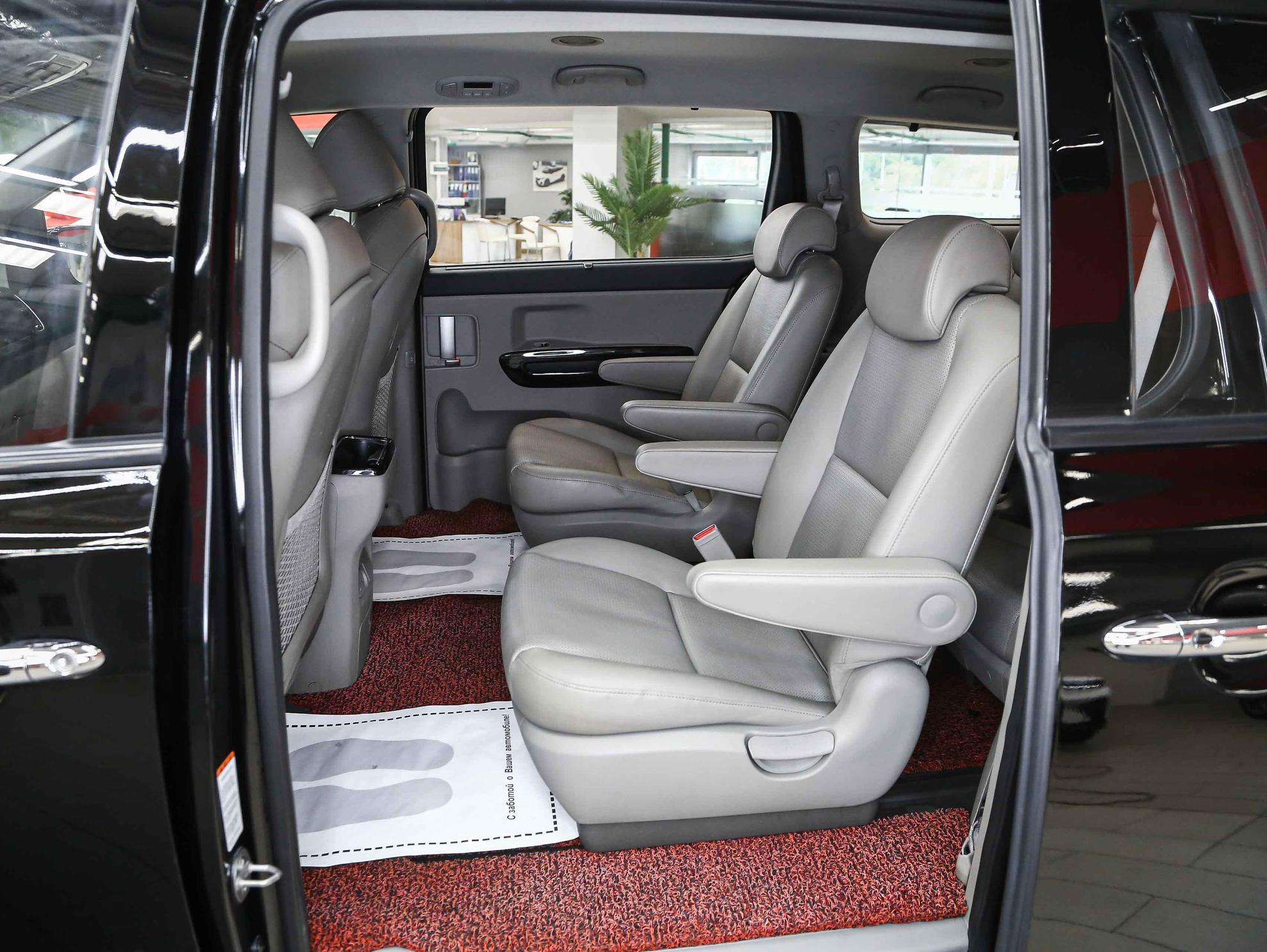 Kia Carnival 2018, черный, ДЦ Орехово