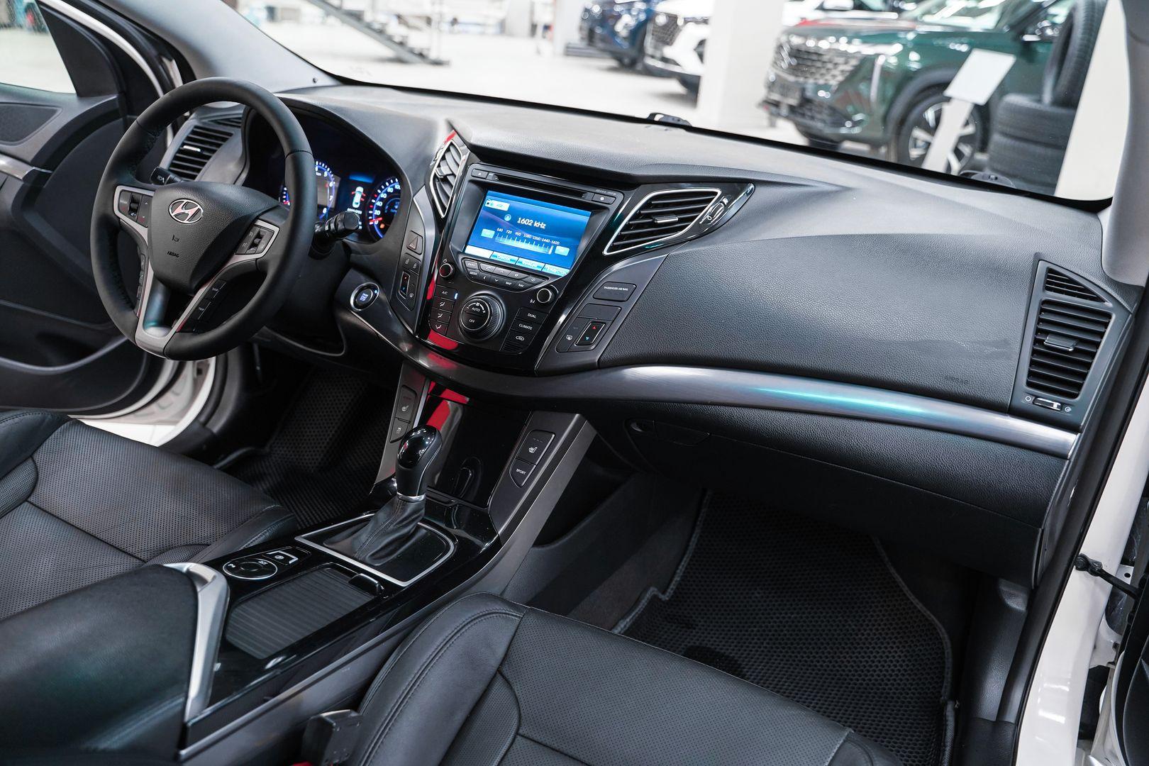 Hyundai i40 2013, белый, ДЦ Орехово
