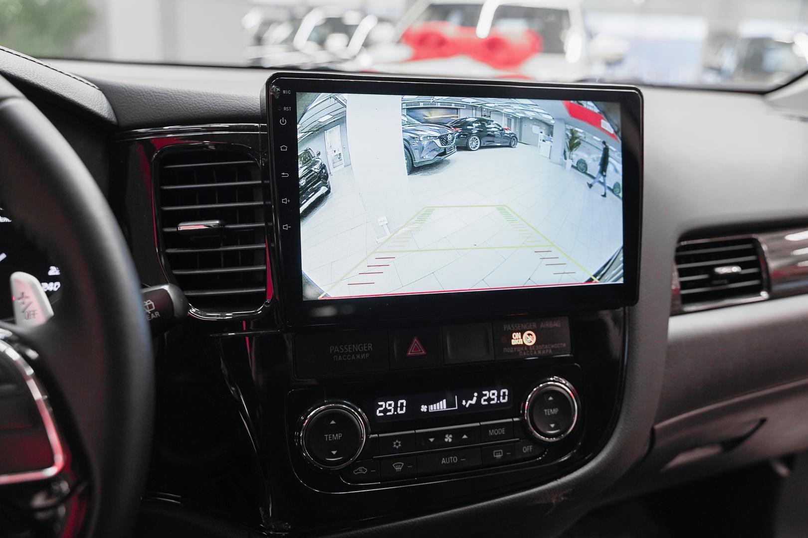 Mitsubishi Outlander 2015, черный, ДЦ Орехово