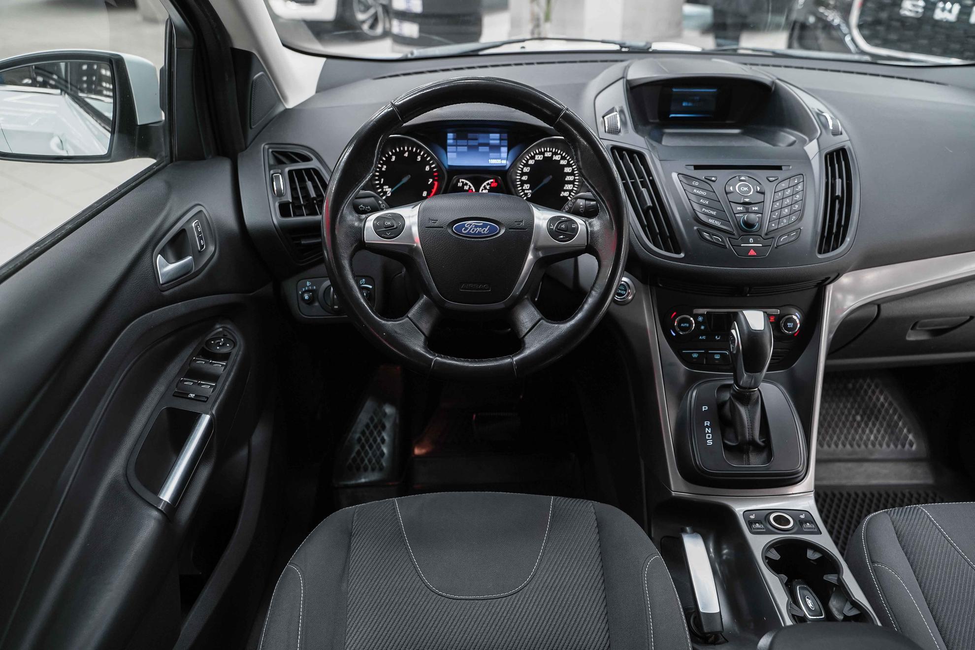 Ford Kuga 2013, белый, ДЦ Орехово
