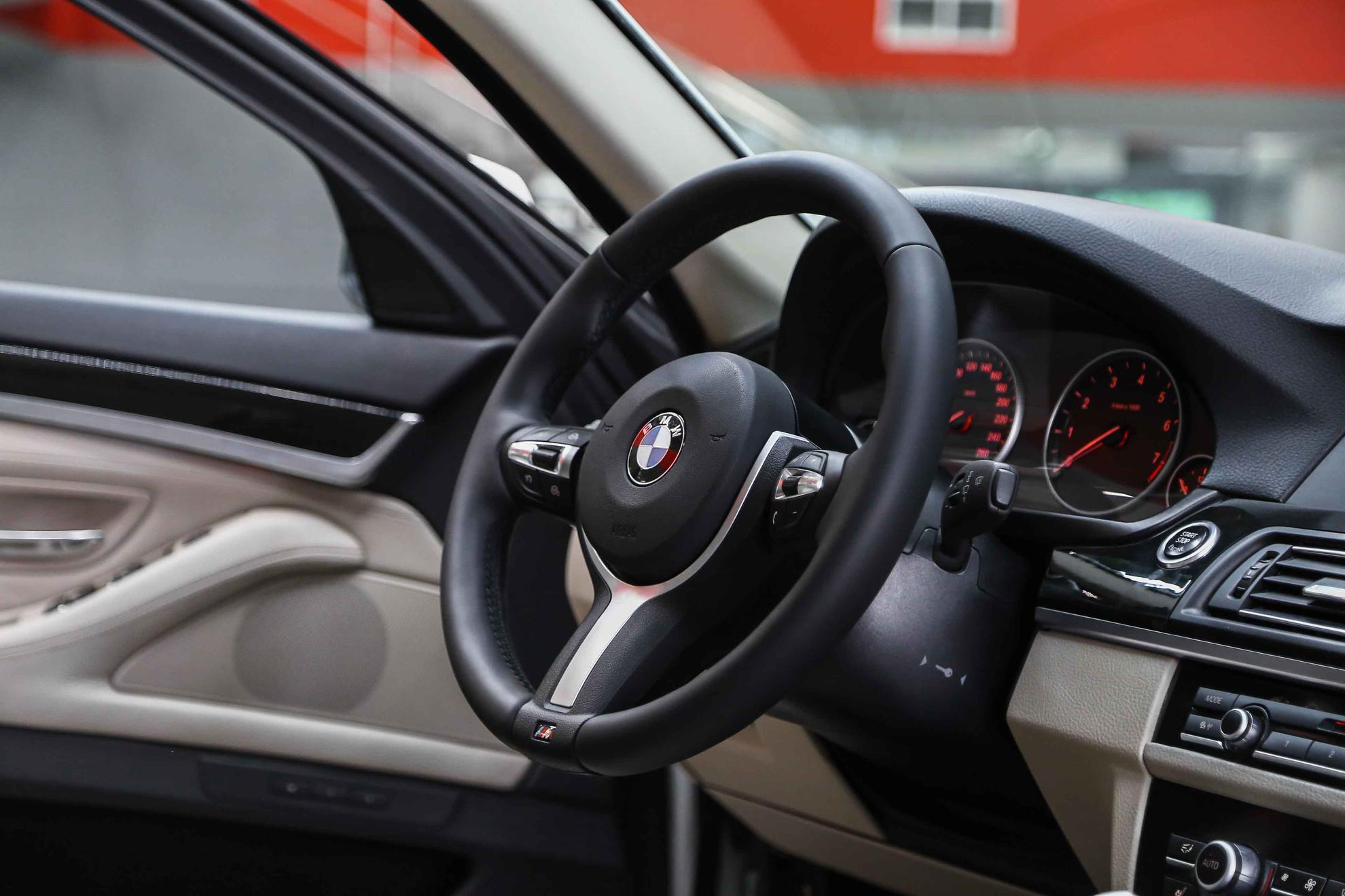 BMW 5 серии 2011, белый, ДЦ Орехово
