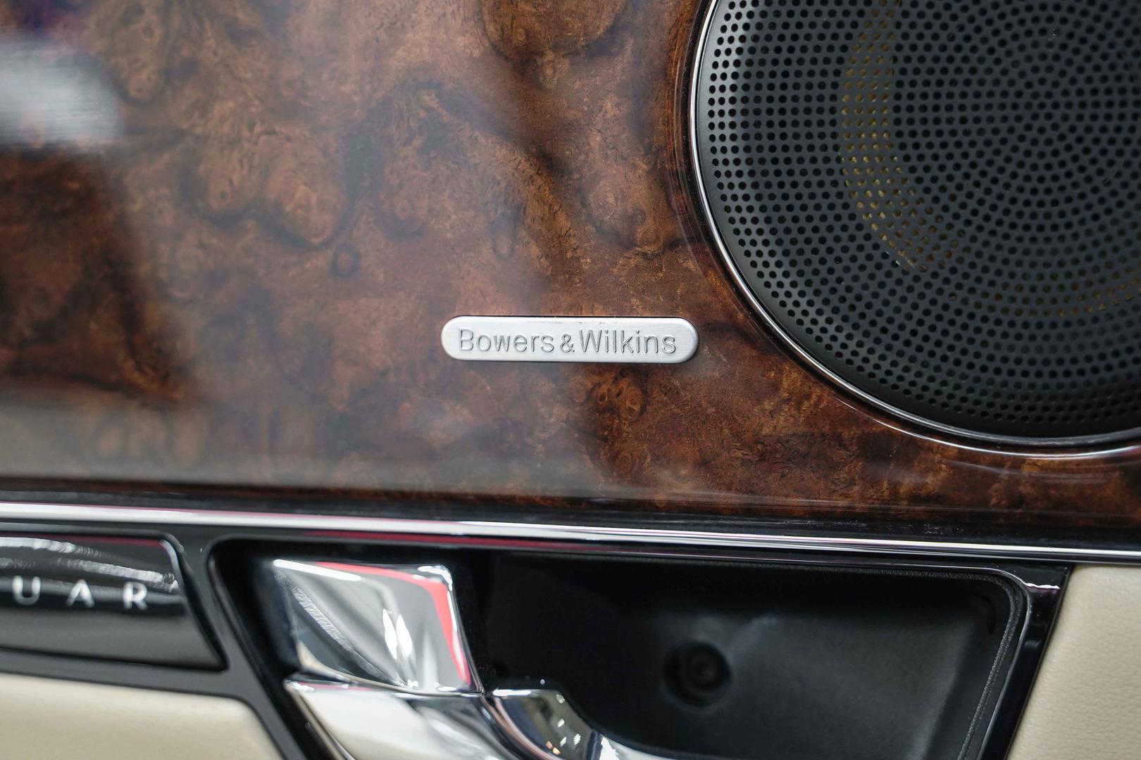 Jaguar XJ 2011, коричневый, ДЦ Орехово