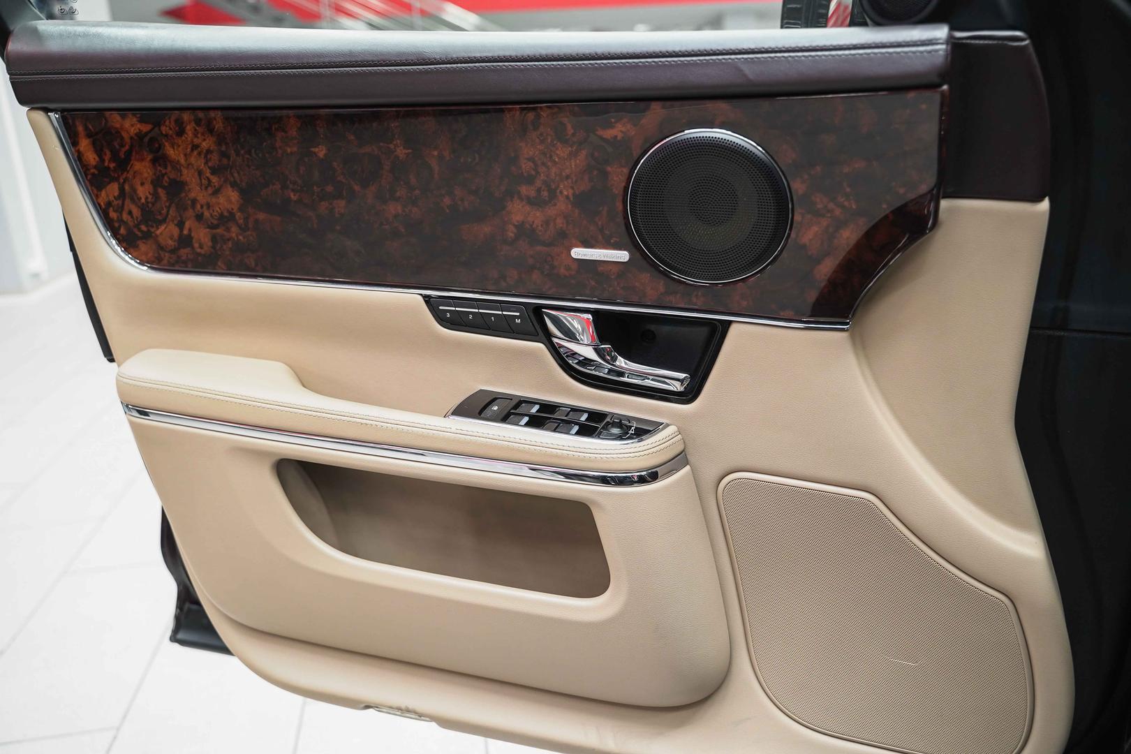 Jaguar XJ 2011, коричневый, ДЦ Орехово