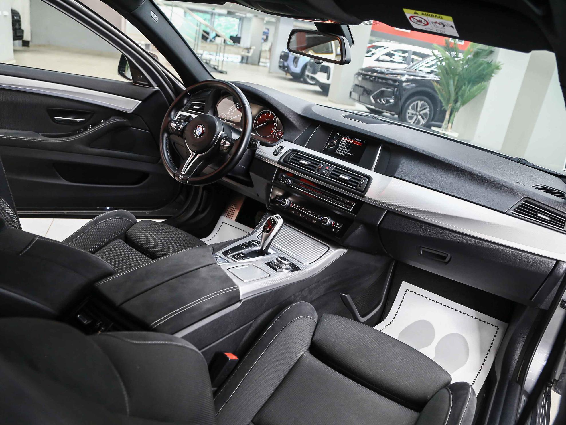 BMW 5 серии 2014, серый, ДЦ Орехово