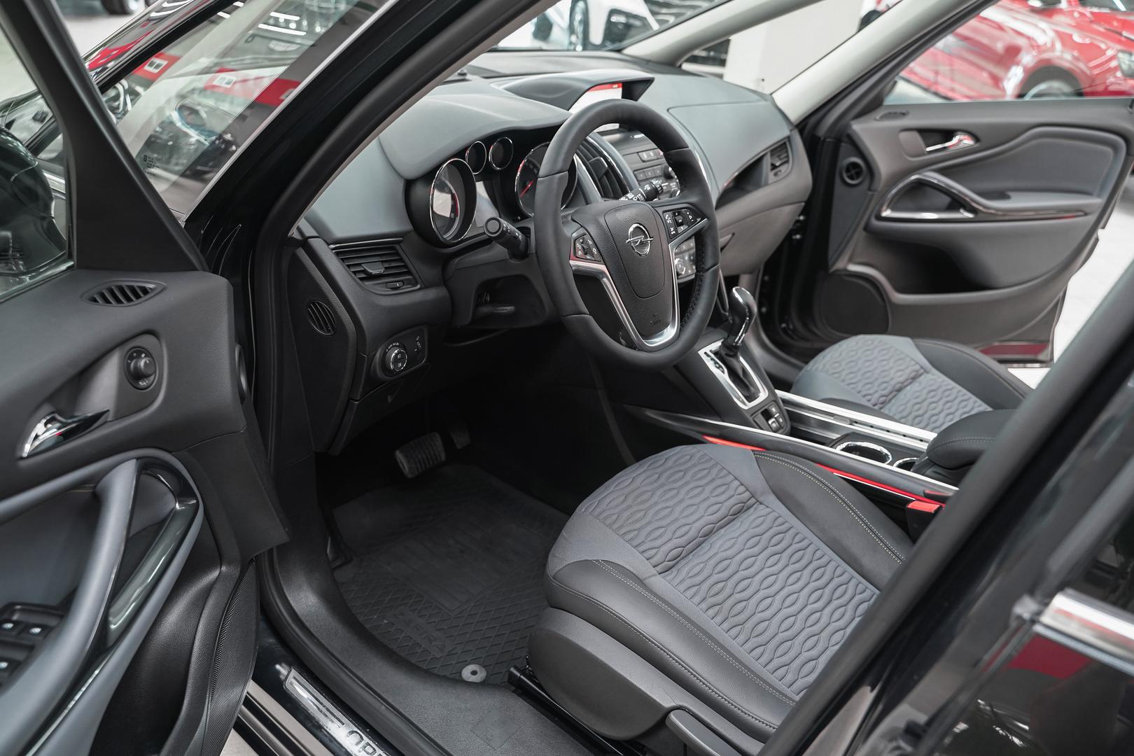 Opel Zafira 2014, черный, ДЦ Орехово