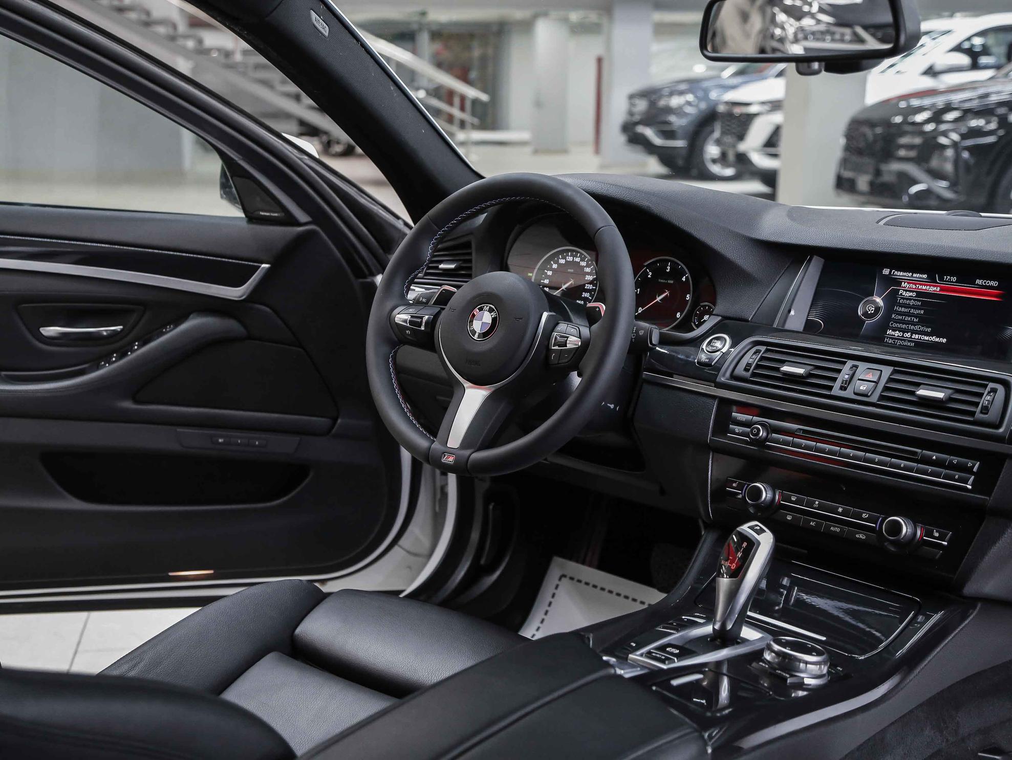 BMW 5 серии 2016, белый, ДЦ Орехово