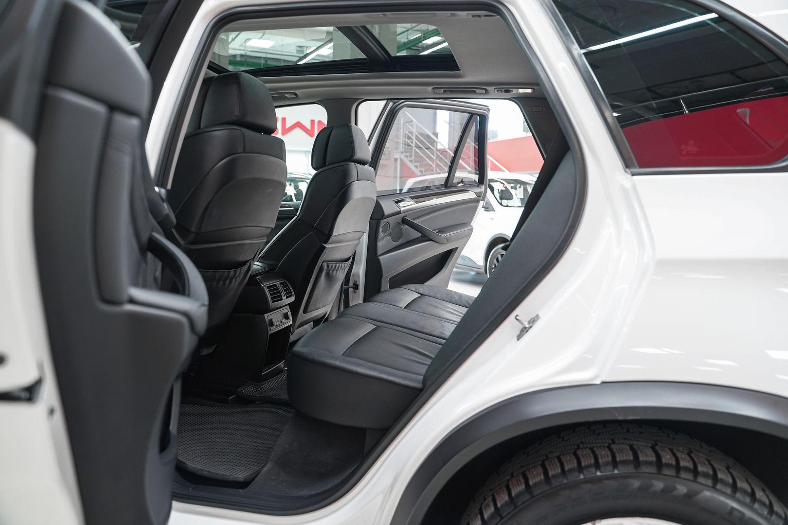 BMW X5 2011, белый, ДЦ Орехово