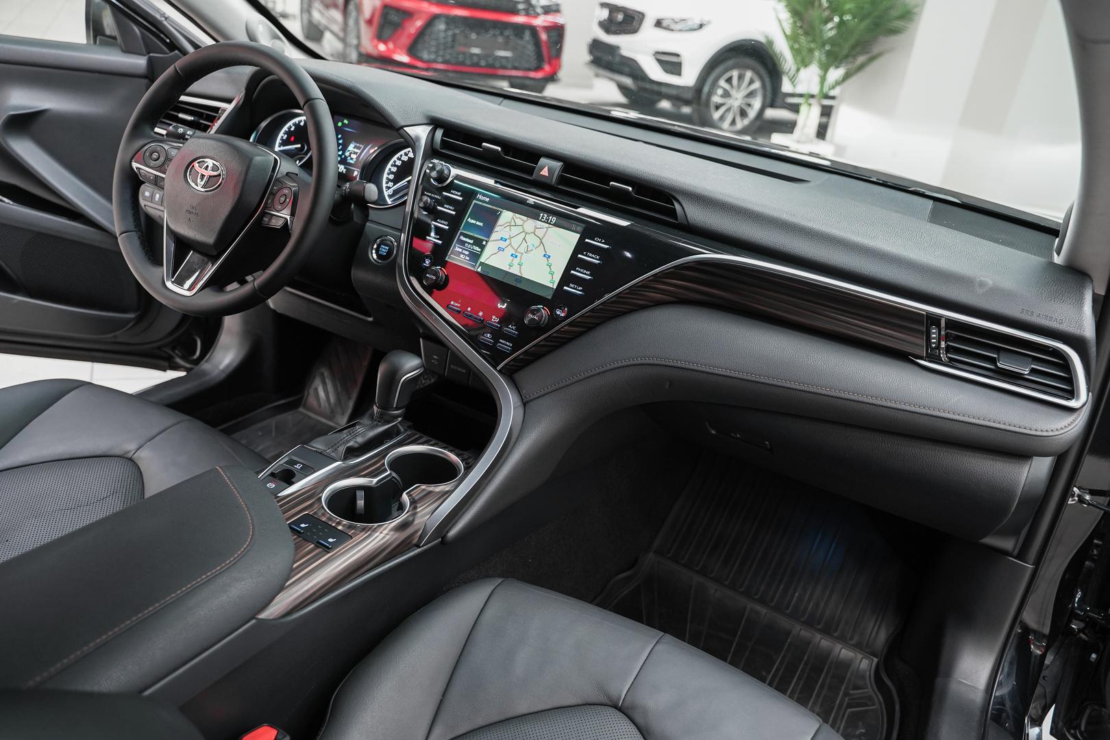 Toyota Camry 2018, черный, ДЦ Орехово