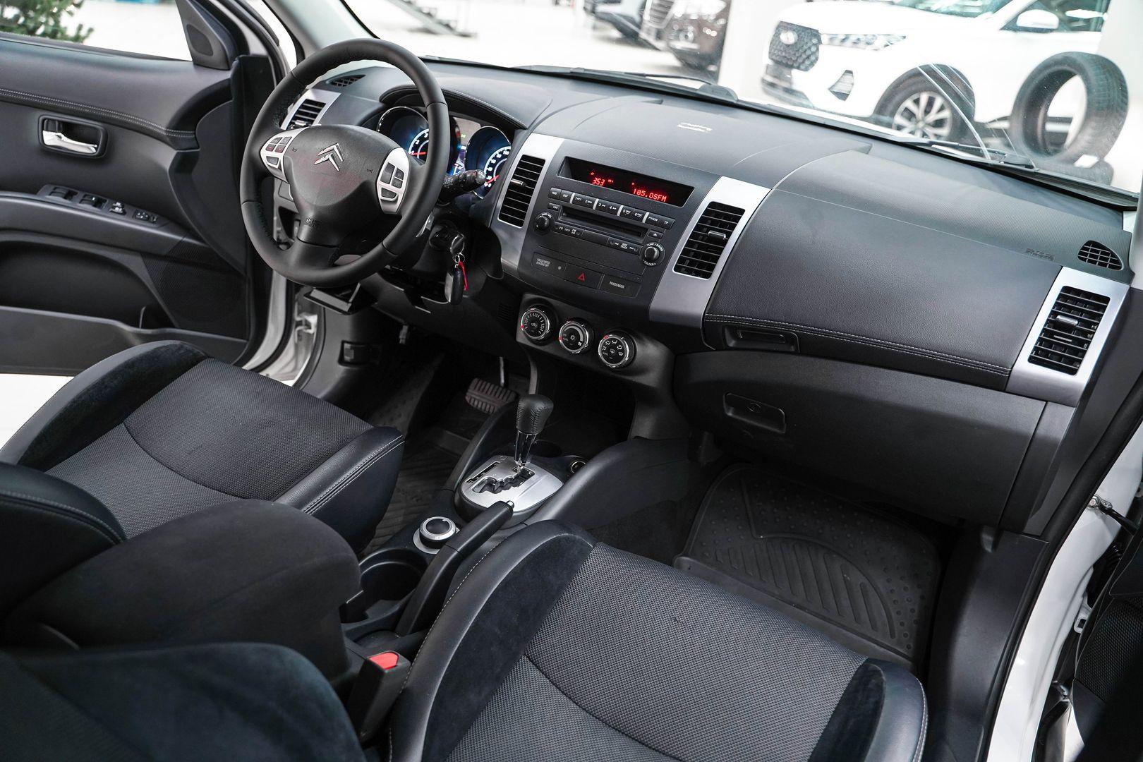 Citroen C-Crosser 2012, белый, ДЦ Орехово