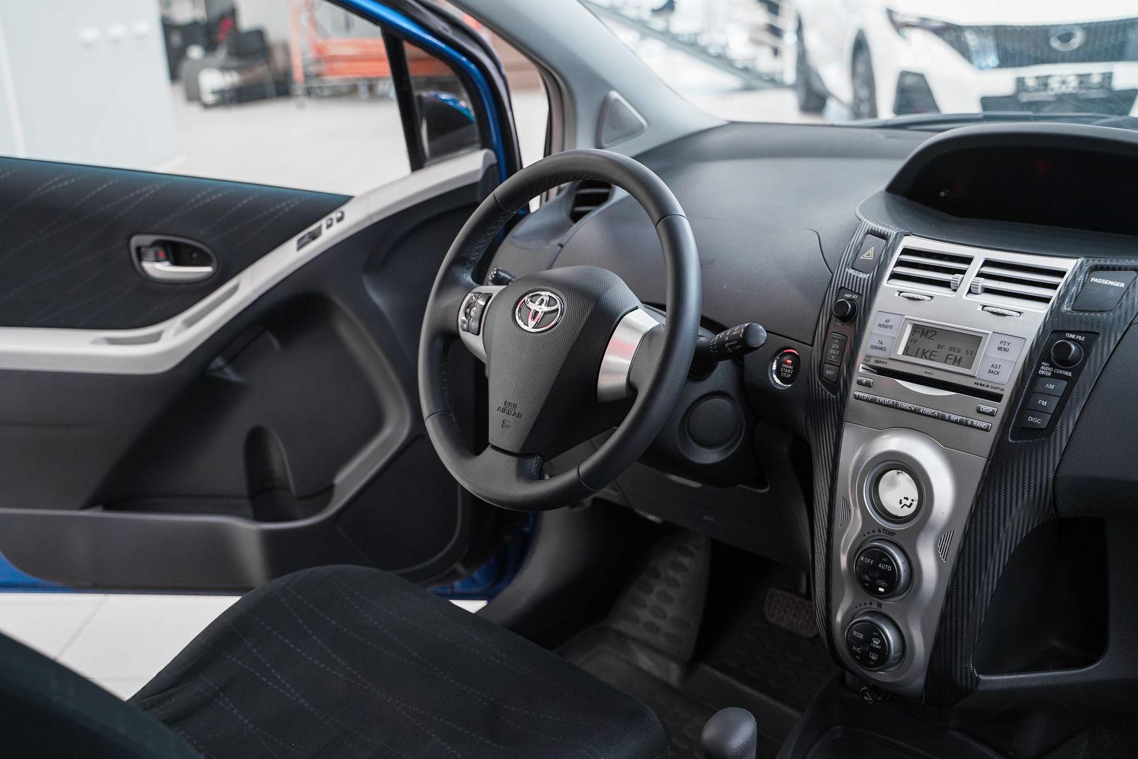 Toyota Yaris 2008, синий, ДЦ Орехово