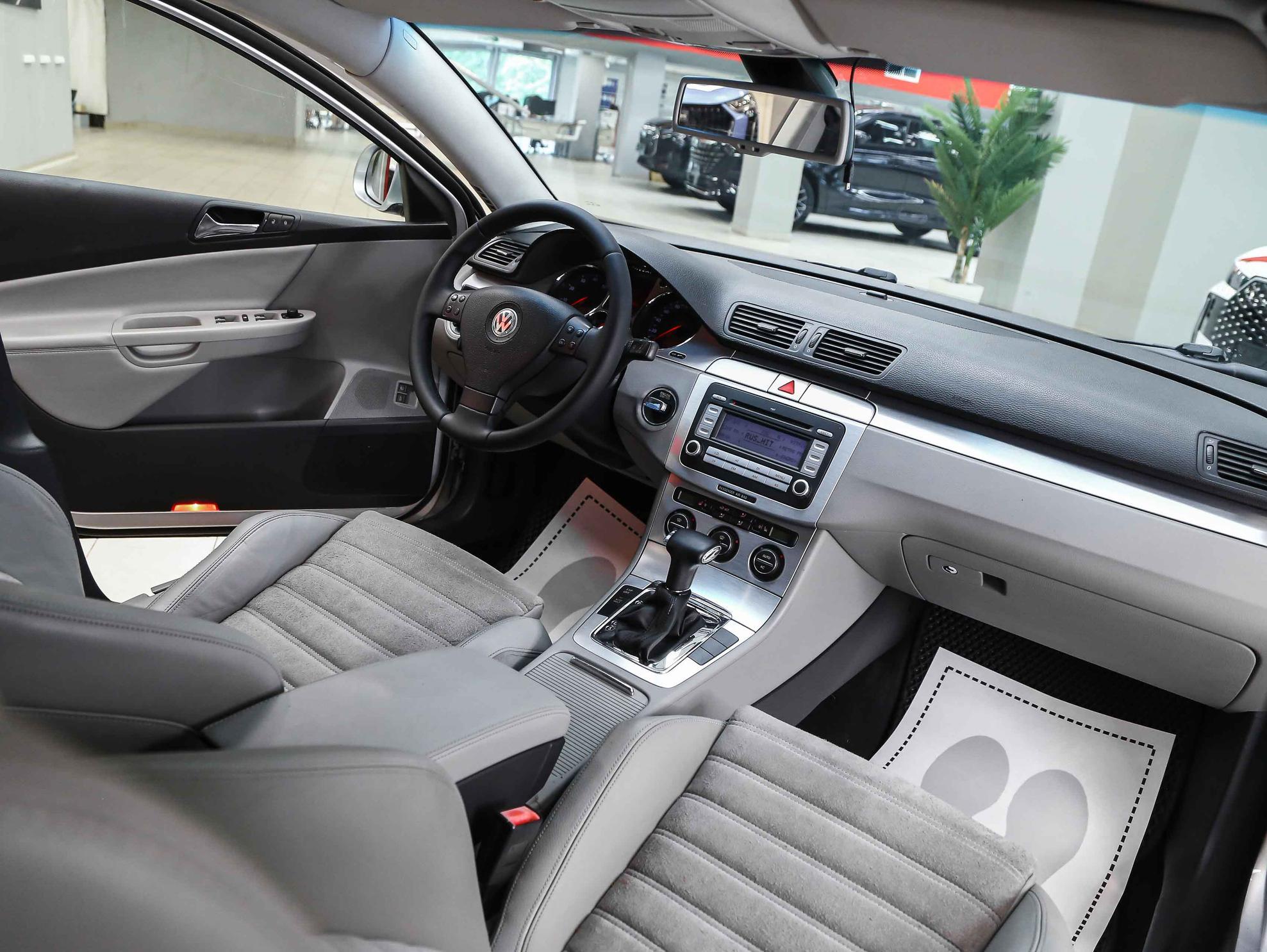 Volkswagen Passat 2007, серебряный, ДЦ Орехово